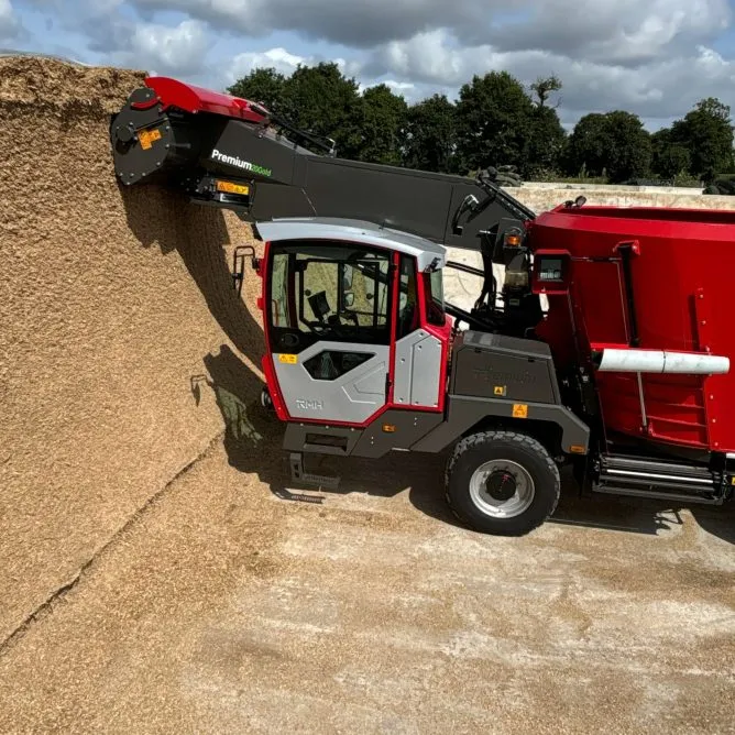 Vyvážené každé sousto - RMH Agri – krmné míchací vozy pro moderní farmy