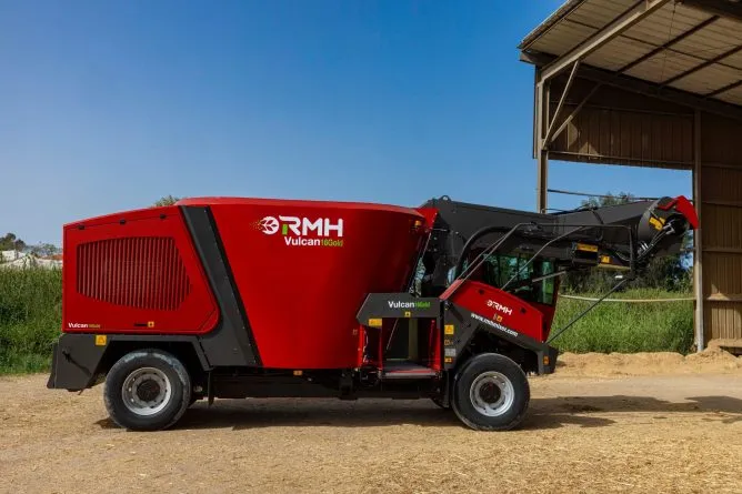 RMH VULCAN – samojízdný krmný míchací vůz 14–20 m³ | RMH Agri - RMH Agri – krmné míchací vozy pro moderní farmy